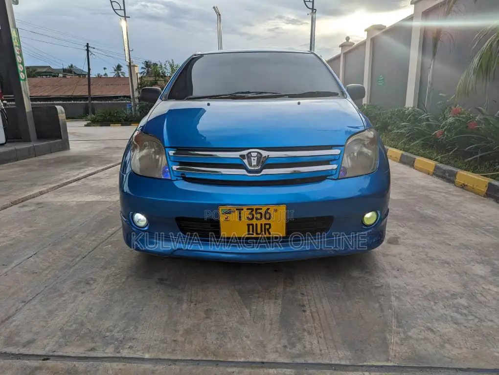 Toyota IST 2005 Blue