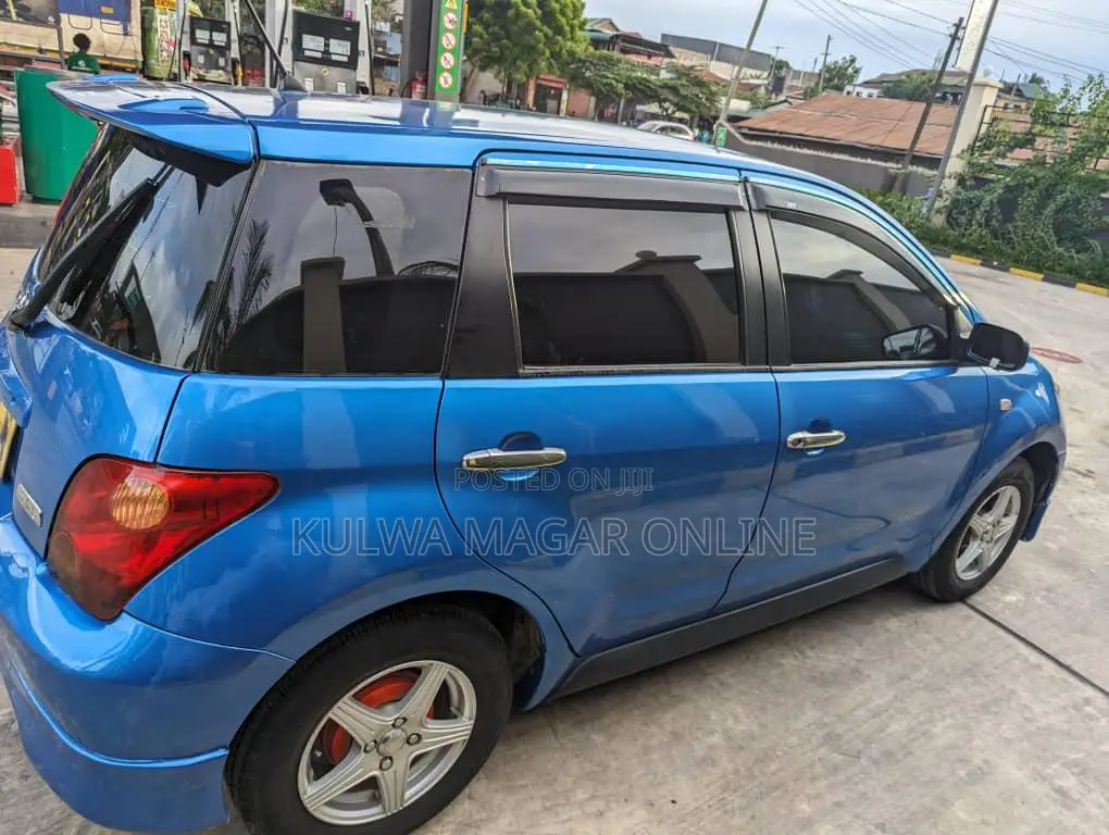 Toyota IST 2005 Blue