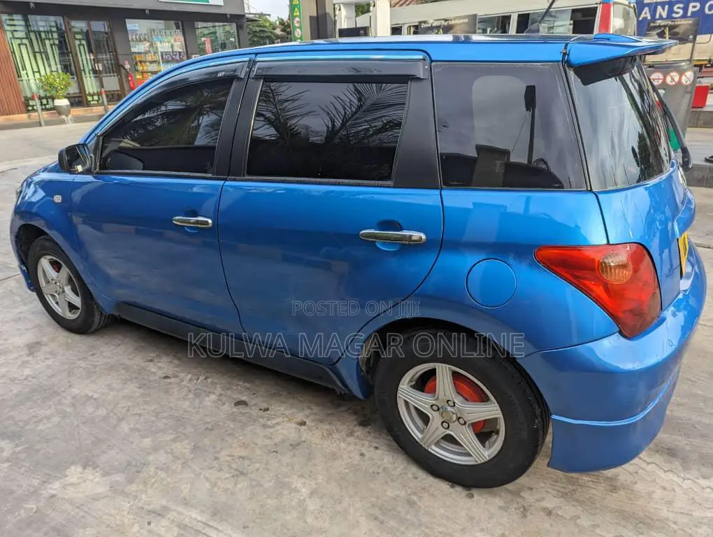 Toyota IST 2005 Blue