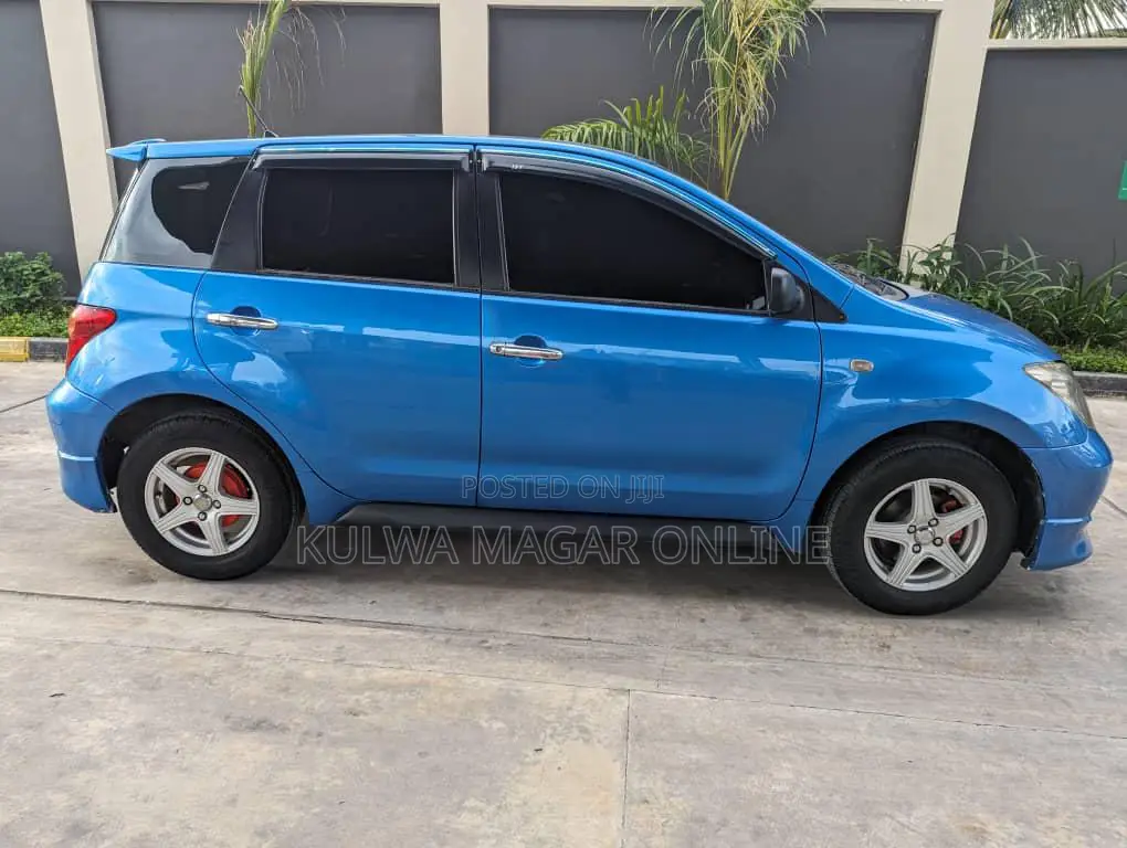 Toyota IST 2005 Blue