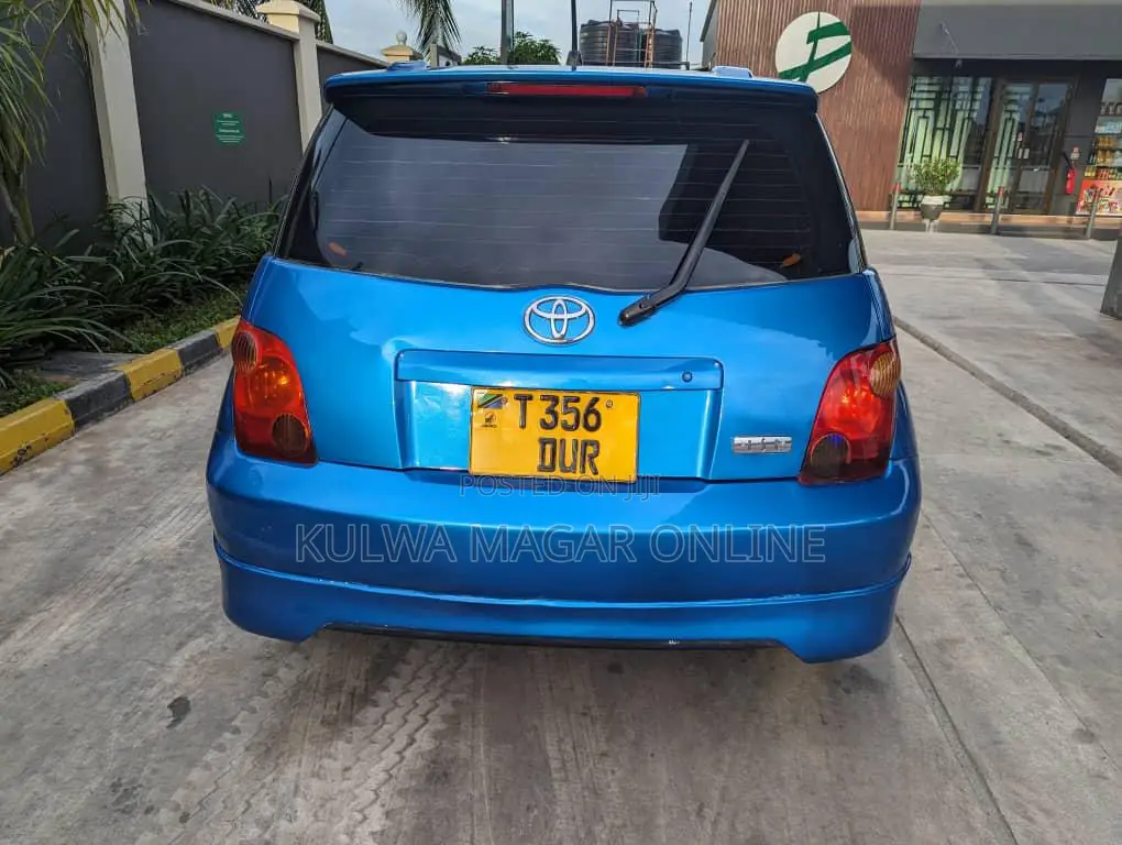Toyota IST 2005 Blue