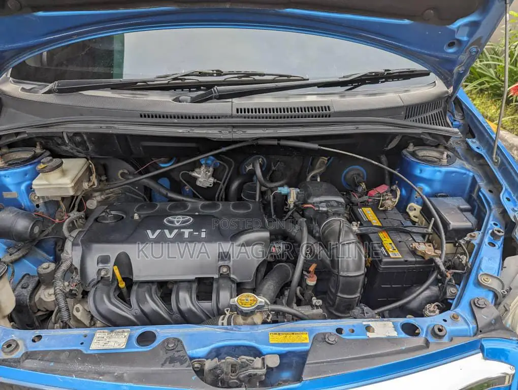 Toyota IST 2005 Blue