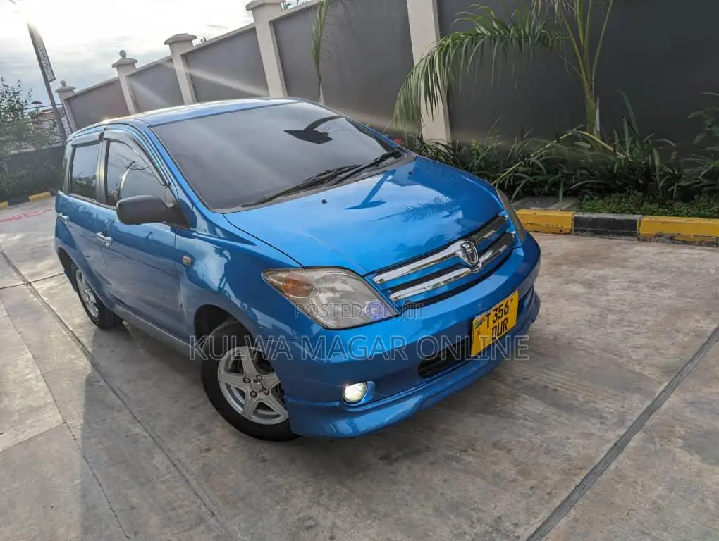 Toyota IST 2005 Blue
