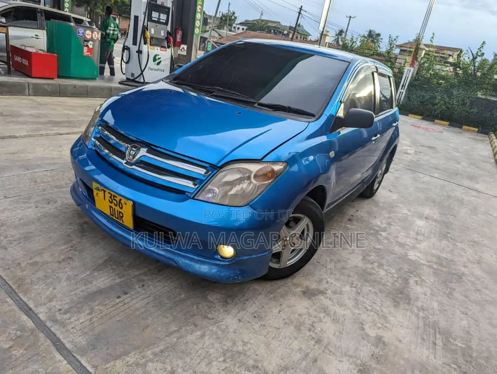 Toyota IST 2005 Blue