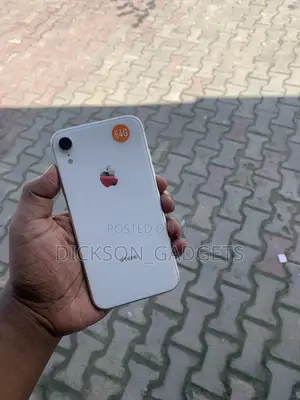 Apple iPhone XR 64 GB White