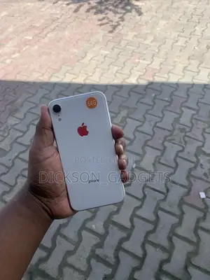 Apple iPhone XR 64 GB White