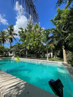 5bdrm Farm House in Bahari Beach Dsm, Kinondoni for sale
