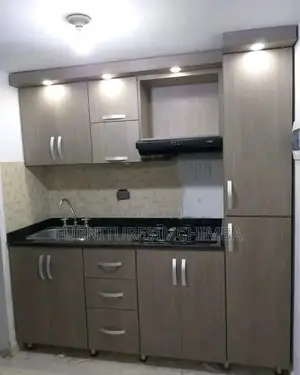 Kitchen Cabinets Za Ukutani Na TV Showcase