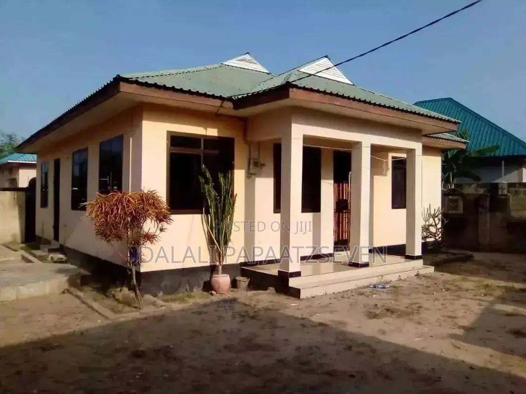 3bdrm House in Dalalipapaatzseven, Bunju for rent