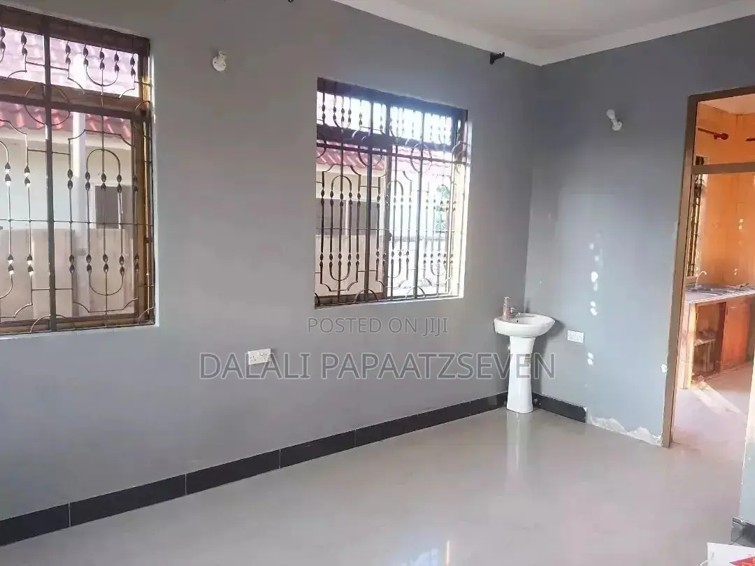 3bdrm House in Dalalipapaatzseven, Bunju for rent