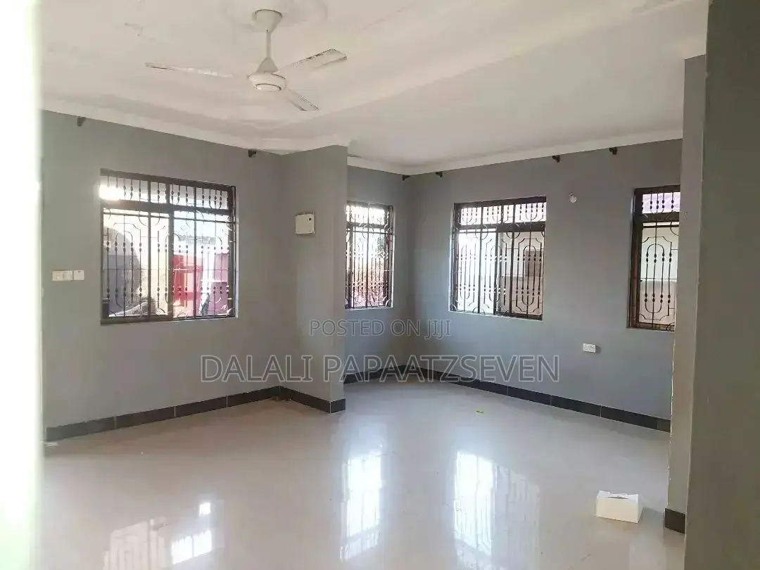 3bdrm House in Dalalipapaatzseven, Bunju for rent