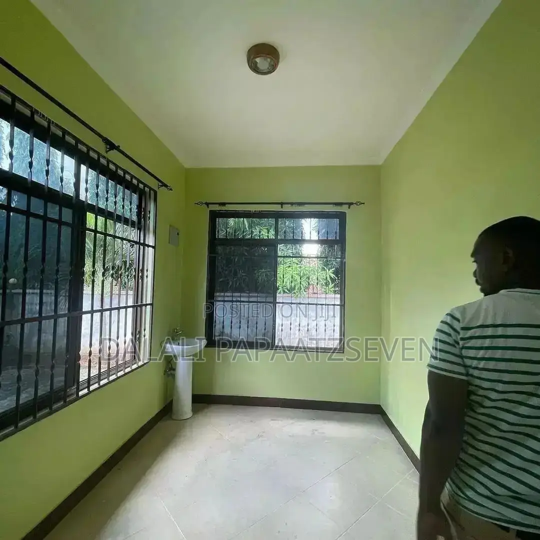 3bdrm House in Dalalipapaatzseven, Bunju for rent