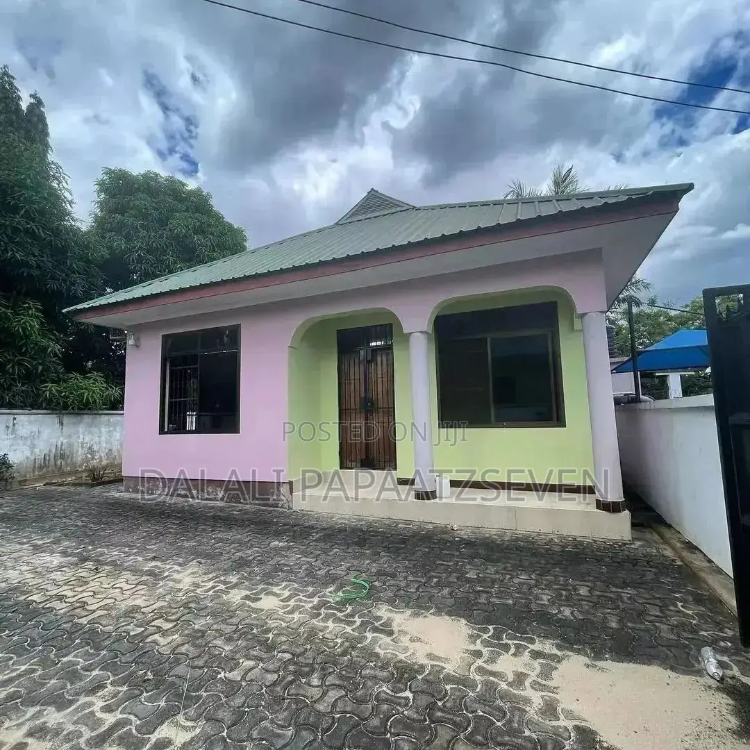 3bdrm House in Dalalipapaatzseven, Bunju for rent