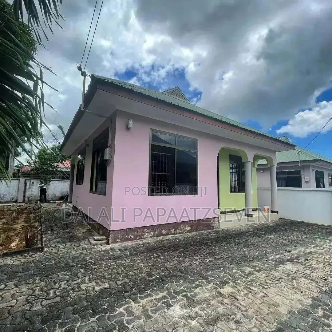3bdrm House in Dalalipapaatzseven, Bunju for rent