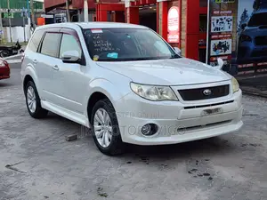 Subaru Forester 2011 Pearl