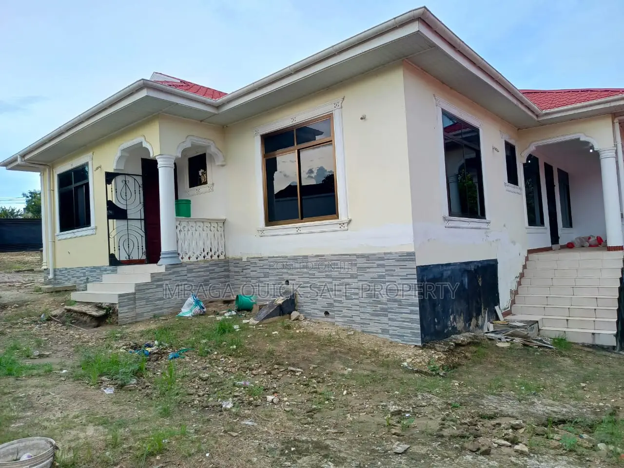 5bdrm House in Tegeta Contena, Bunju for sale