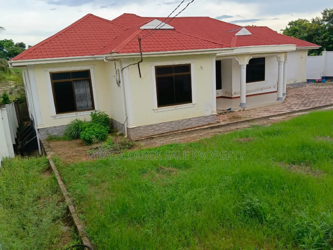 5bdrm House in Tegeta Contena, Bunju for sale