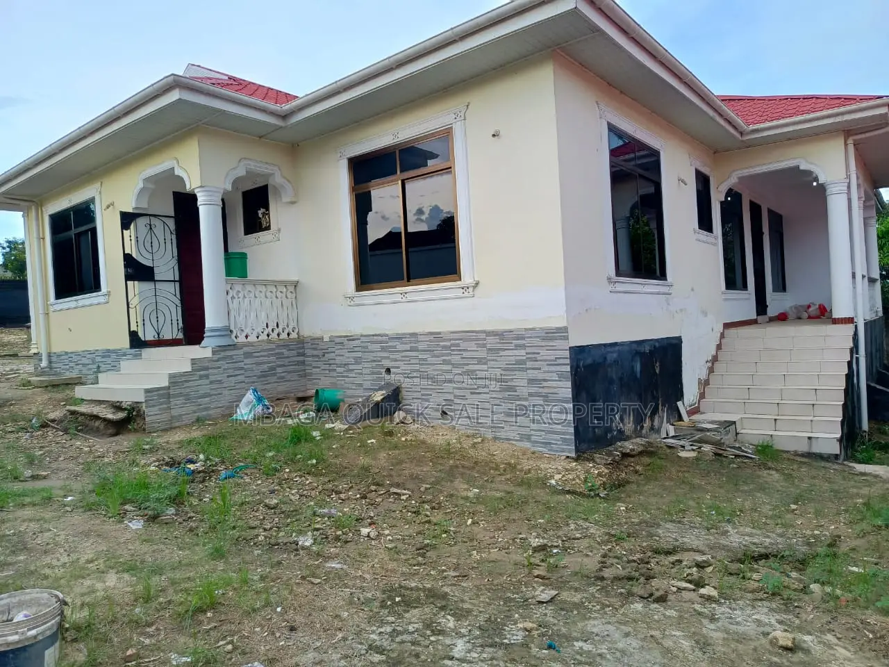 5bdrm House in Tegeta Contena, Bunju for sale