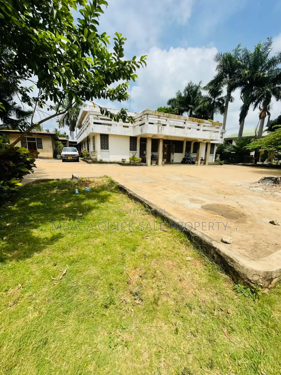7bdrm Apartment in Mwenge, Sinza for sale