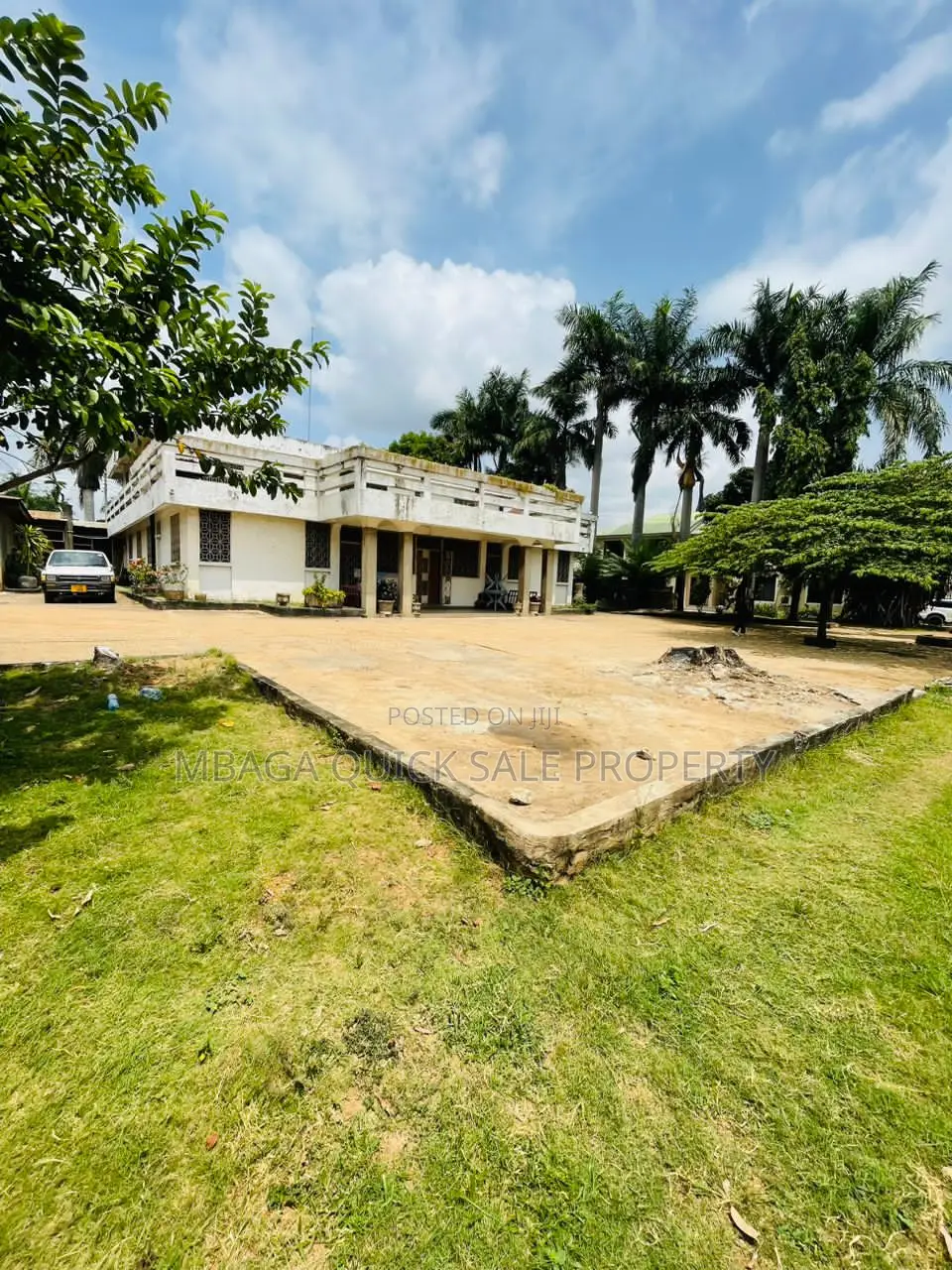 7bdrm Apartment in Mwenge, Sinza for sale
