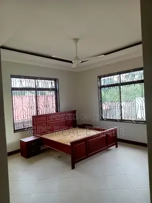 5bdrm House in Tegeta Kontena, Kinondoni for sale