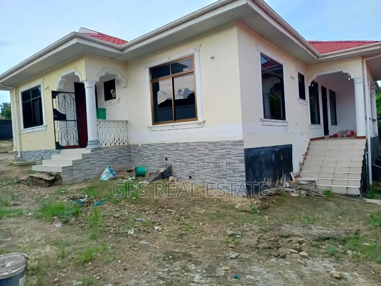 5bdrm House in Tegeta Kontena, Kinondoni for sale