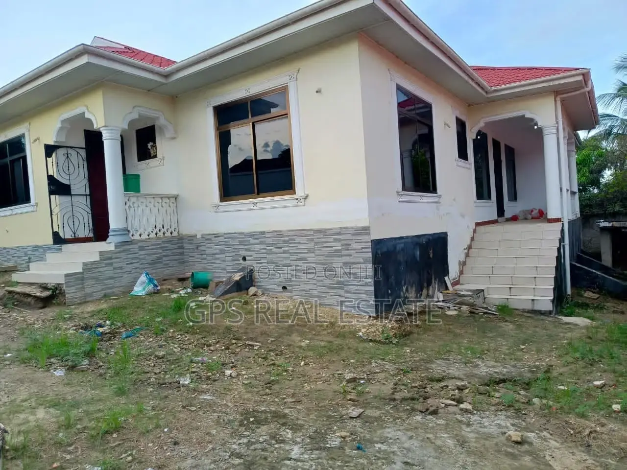 5bdrm House in Tegeta Kontena, Kinondoni for sale