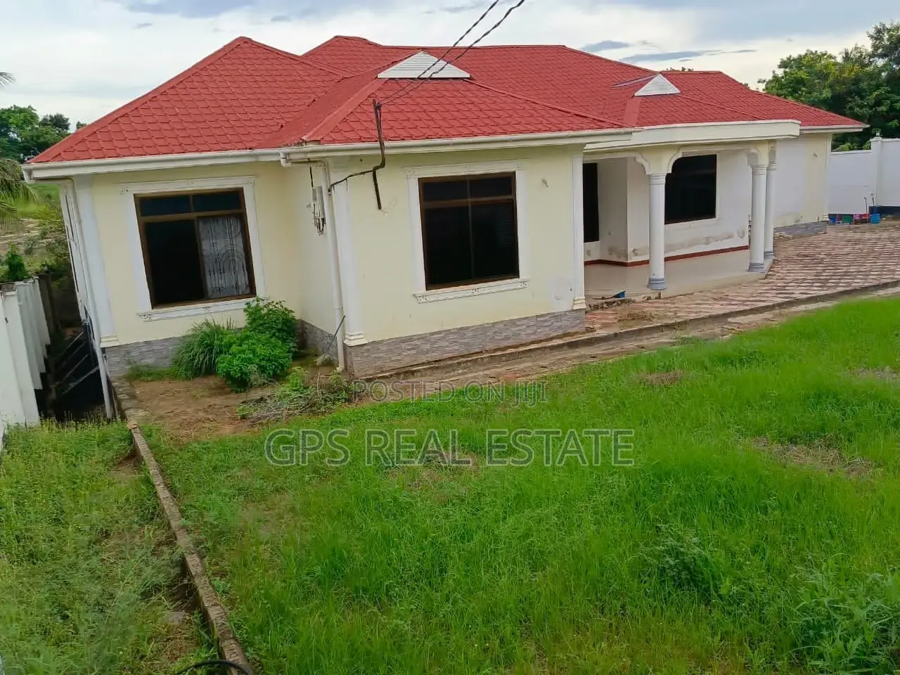 5bdrm House in Tegeta Kontena, Kinondoni for sale