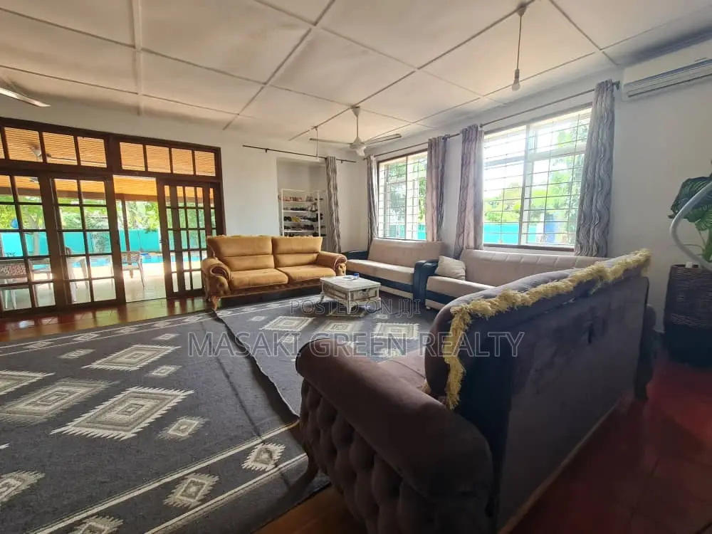 4bdrm Maisonette in Mbezi, Kinondoni for sale