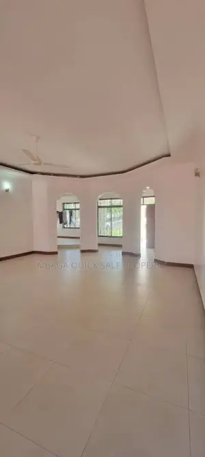 5bdrm House in Tegeta Contena, Bunju for sale