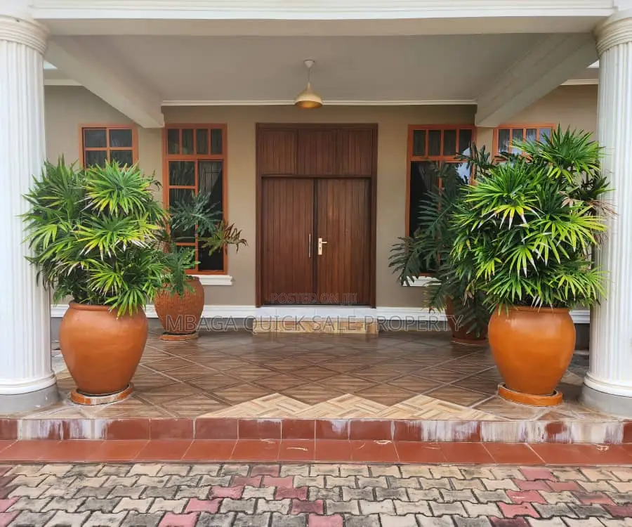 5bdrm House in Bunju B for sale