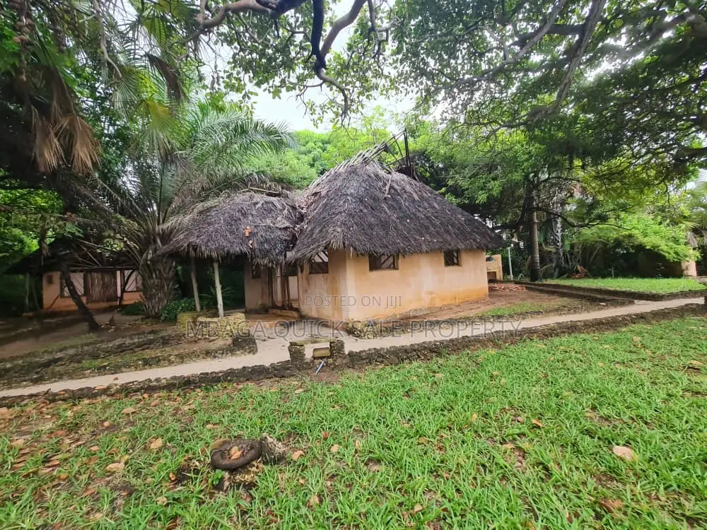 5bdrm House in Kimbiji, Kigamboni for sale