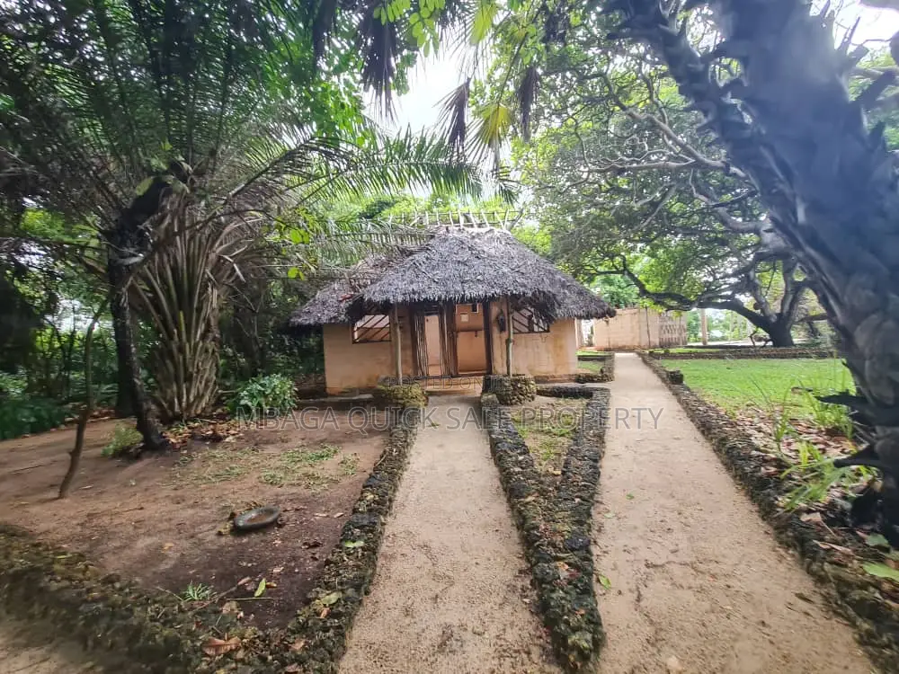 5bdrm House in Kimbiji, Kigamboni for sale