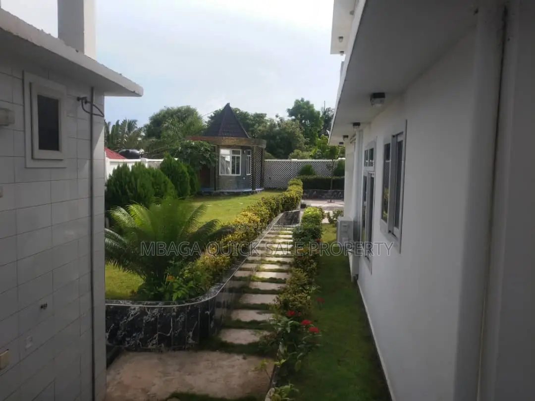 20bdrm House in Salasala, Mbezi for rent