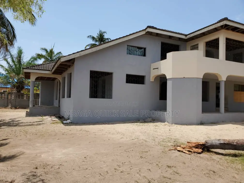 6bdrm House in Kunduchi Beach for sale