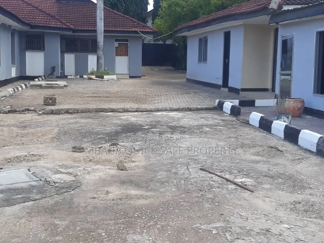 6bdrm House in Kunduchi Beach for sale