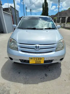 Toyota IST 2006 Silver