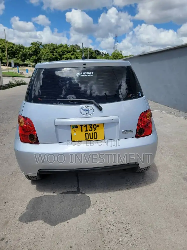 Toyota IST 2006 Silver