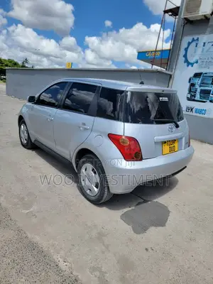 Toyota IST 2006 Silver