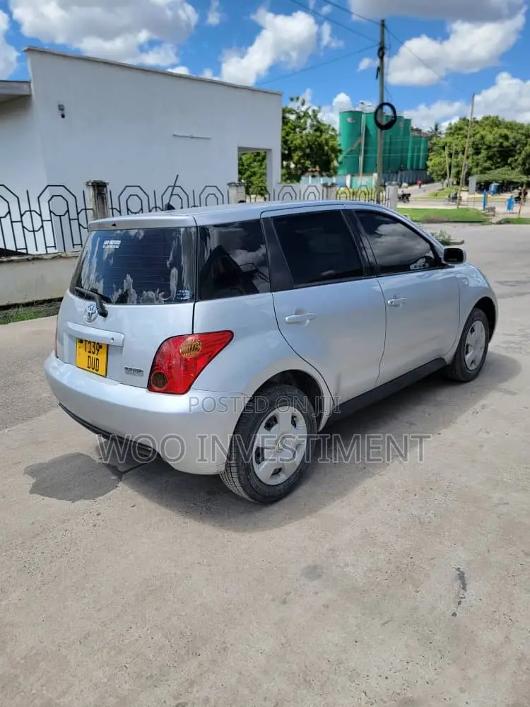 Toyota IST 2006 Silver