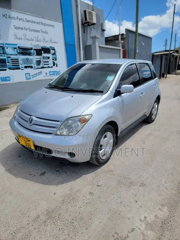 Toyota IST 2006 Silver