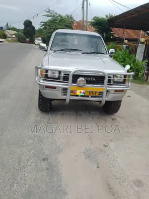 Toyota Hilux 1999 Silver