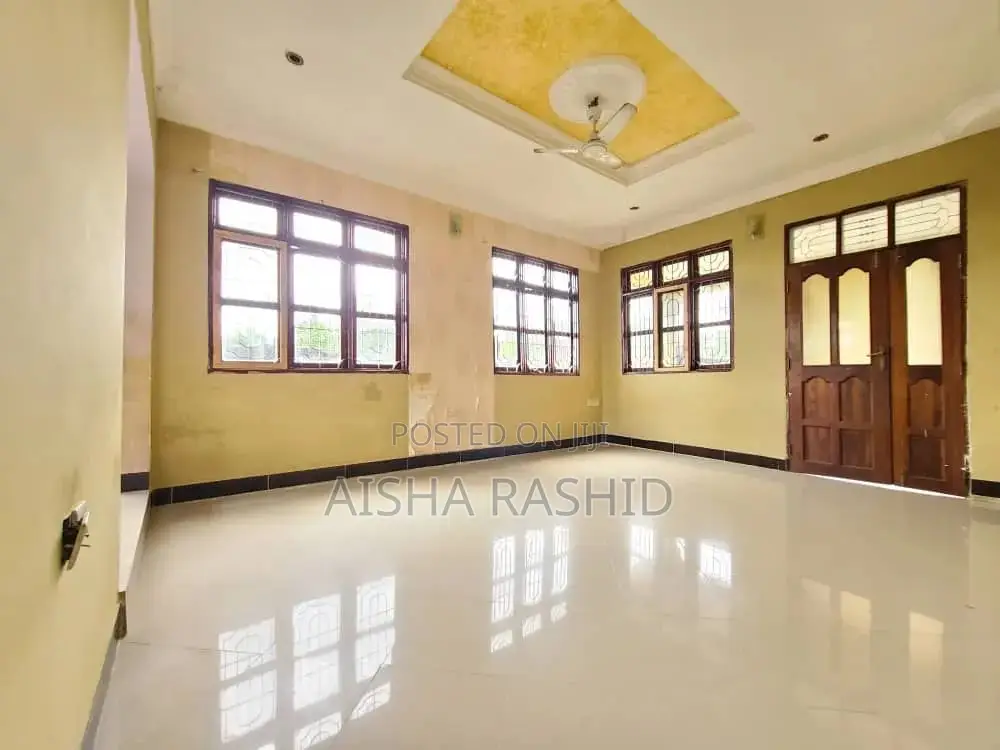 3bdrm Apartment in Kimara for rent