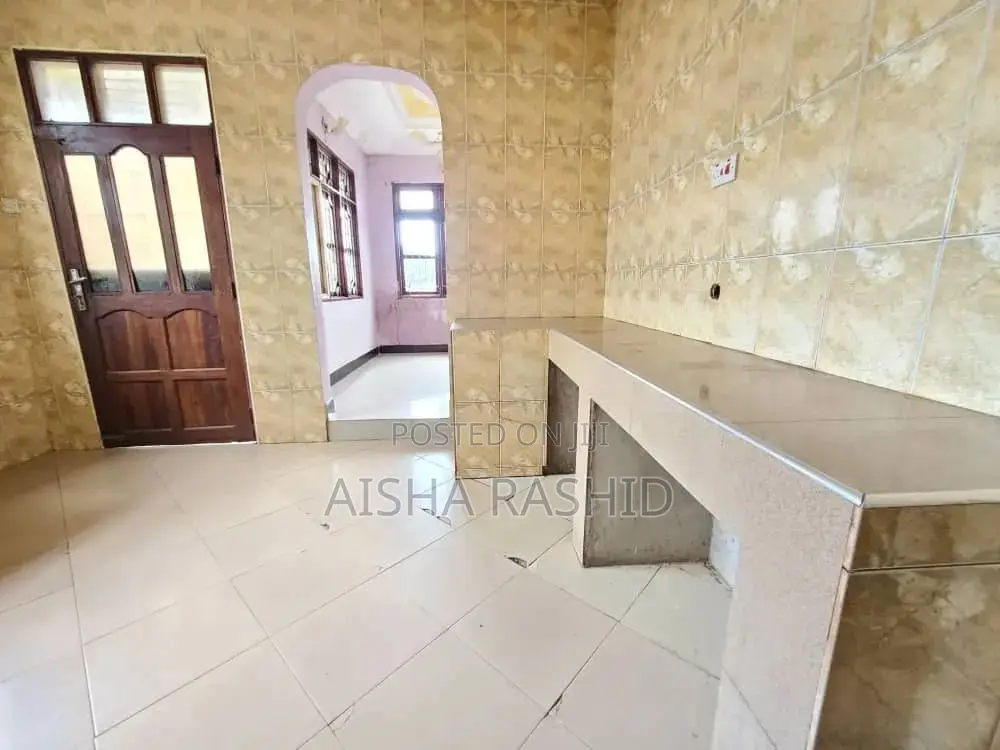 3bdrm Apartment in Kimara for rent
