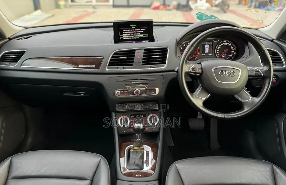 Audi Q3 2014 Blue