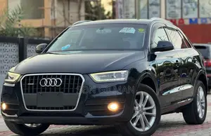 Audi Q3 2014 Blue