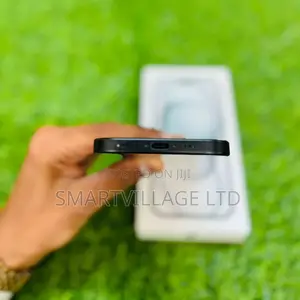 New Apple iPhone 15 128 GB Black