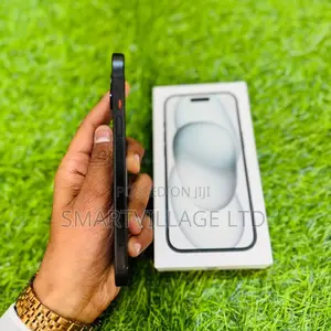 New Apple iPhone 15 128 GB Black