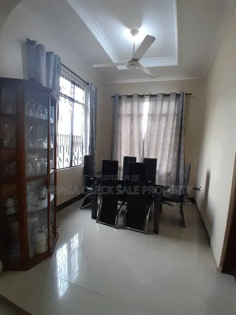 3bdrm House in Goba Center for sale