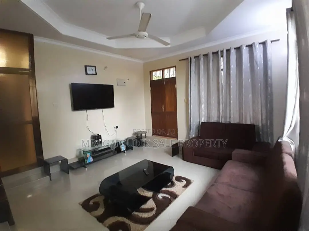 3bdrm House in Goba Center for sale